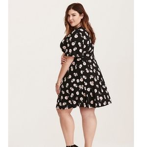 - Torrid v-neck floral flowy wavy midi sundr…